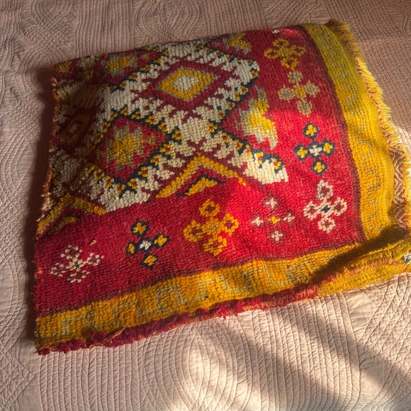 Vintage Moroccan tribal rug made into pillow cover - Picture 3 of 7